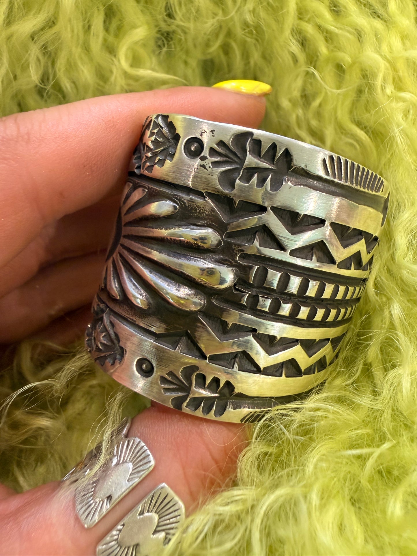 Elvira Bill cuff