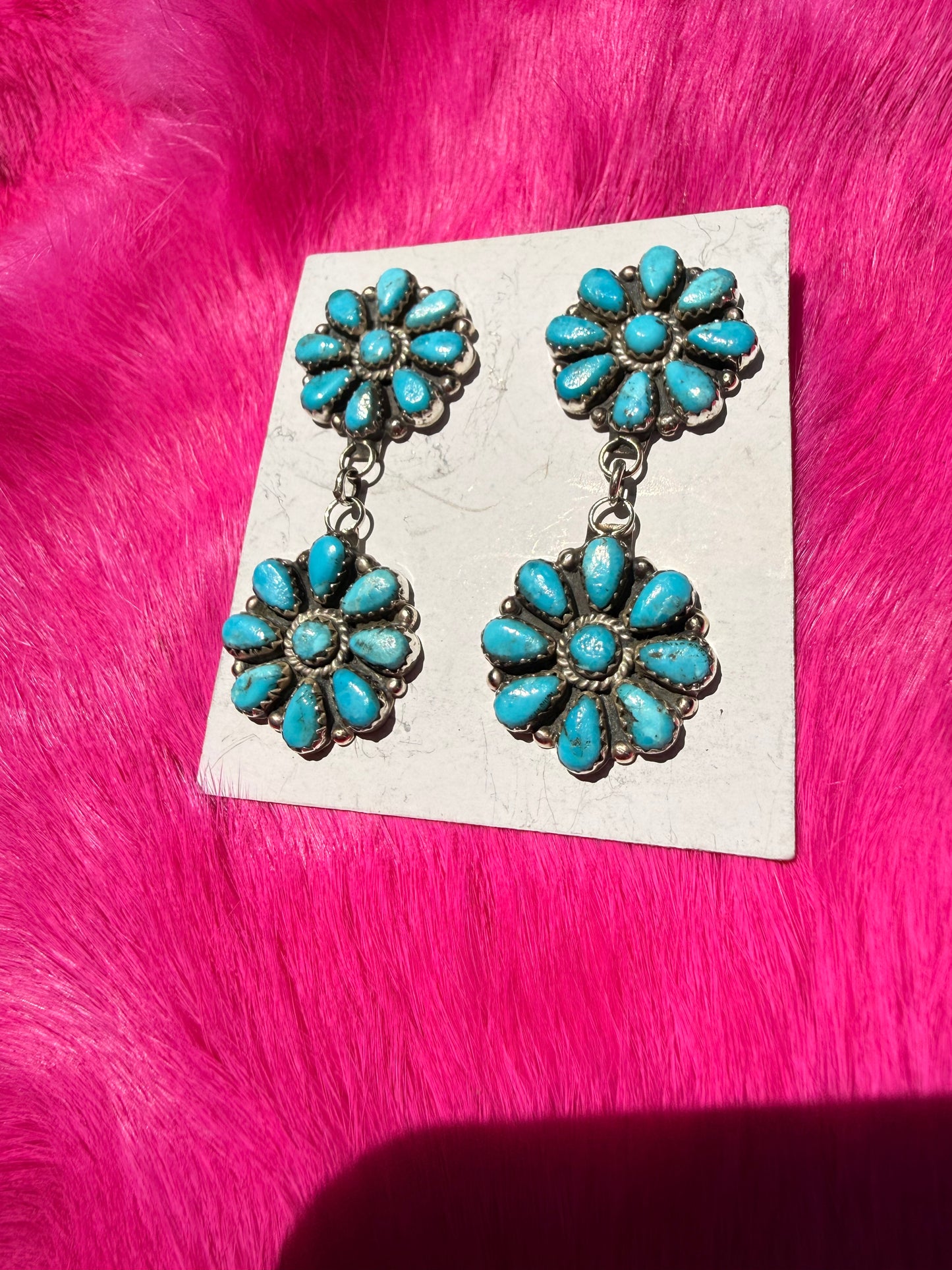 Violet Nez 2 Tier Clusters