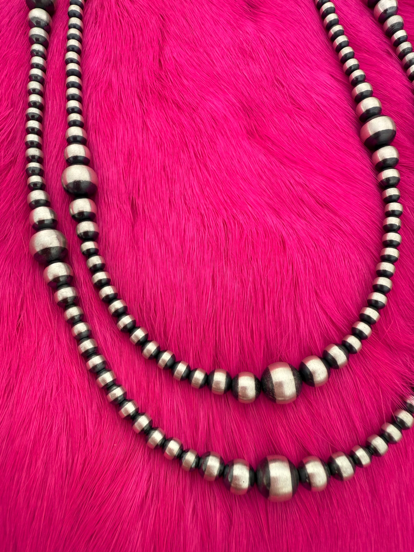 18” Graduated Silver Beaded Necklace