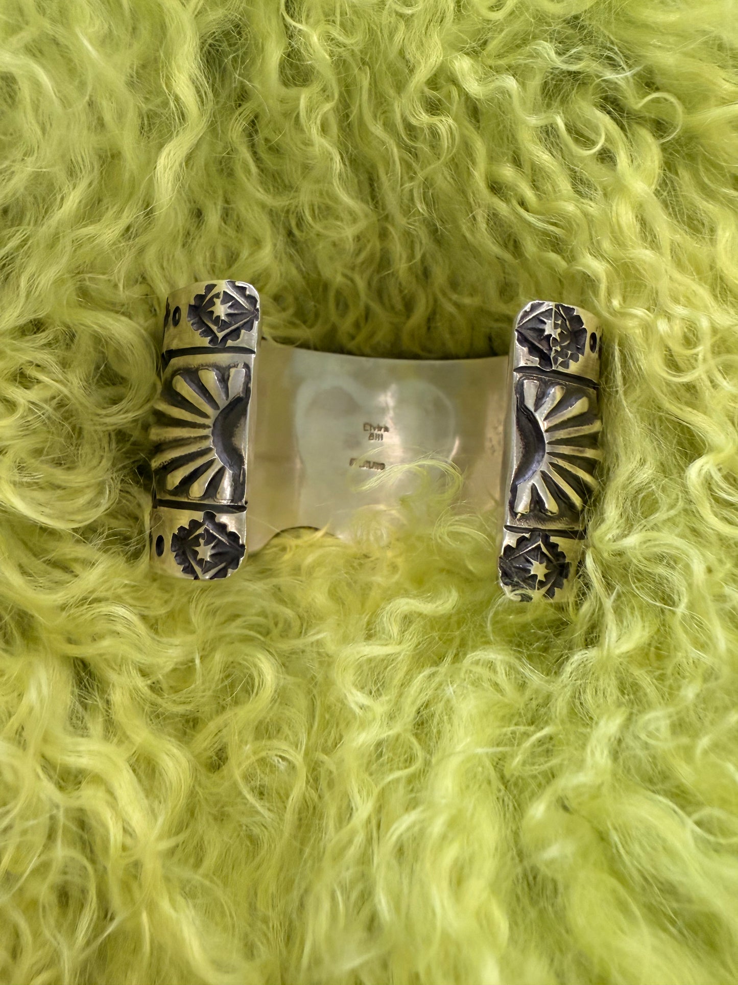 Elvira Bill cuff