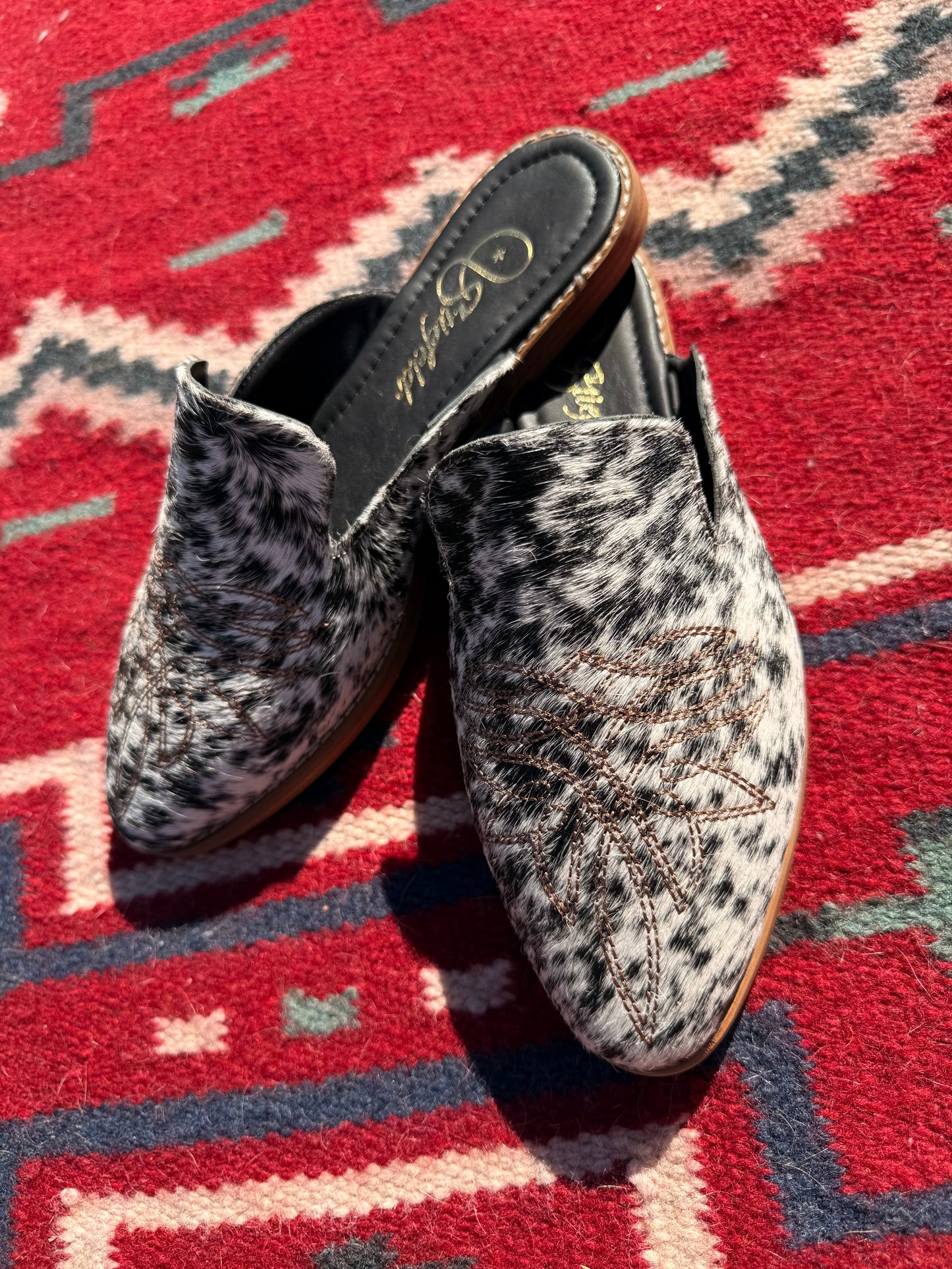 Size 9 Cowhide Mule