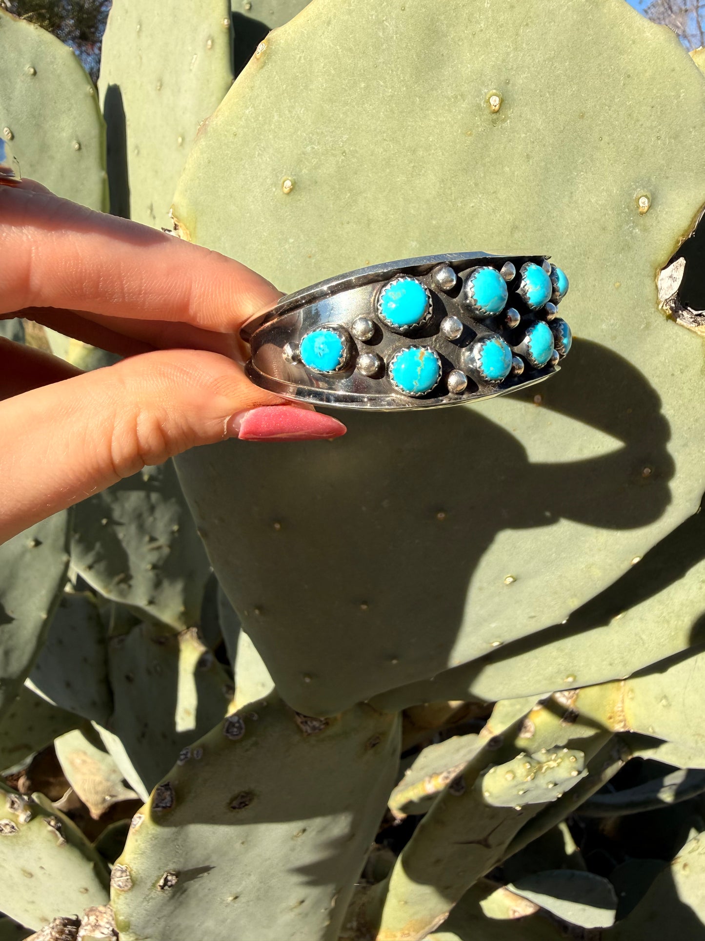 Shadow box cluster cuff