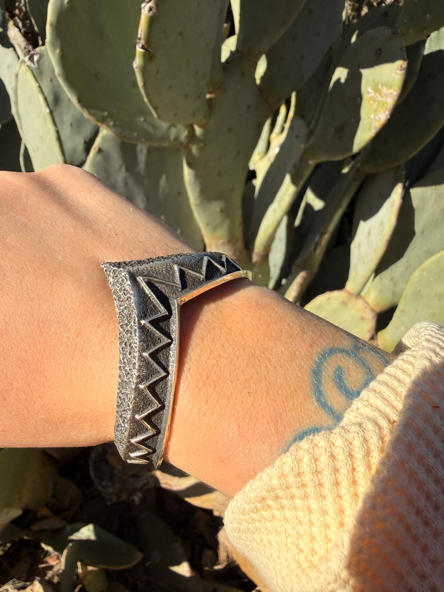 Tufa Cast Sweater cuff