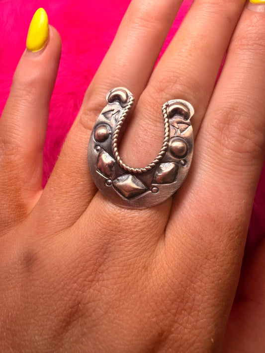 Adjustable Horse Shoe Ring