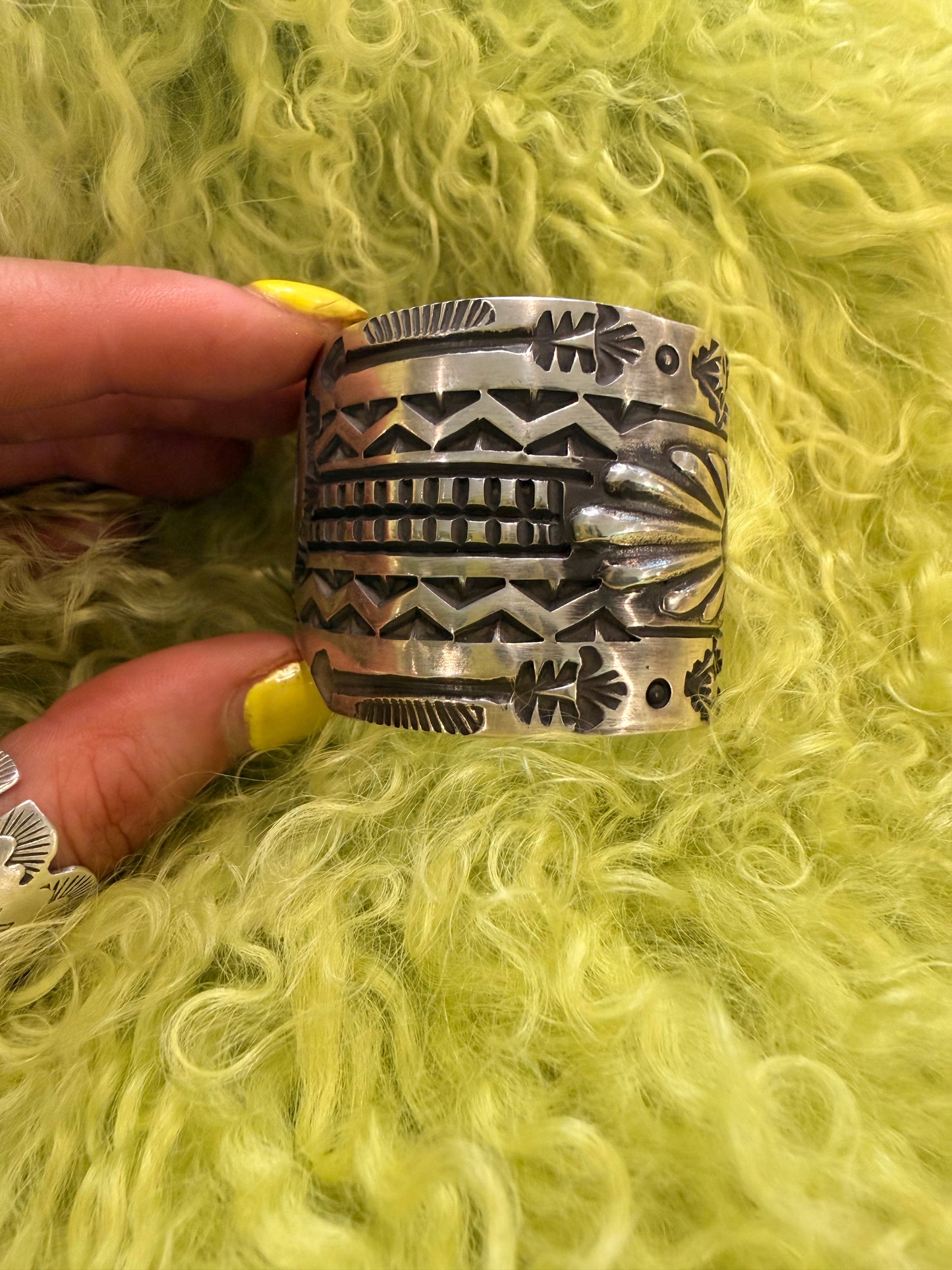 Elvira Bill cuff