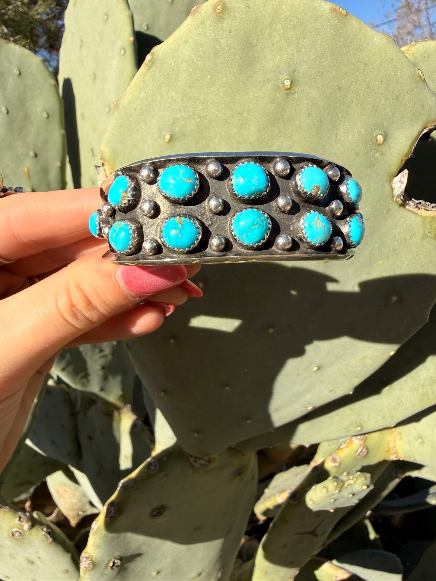 Shadow box cluster cuff