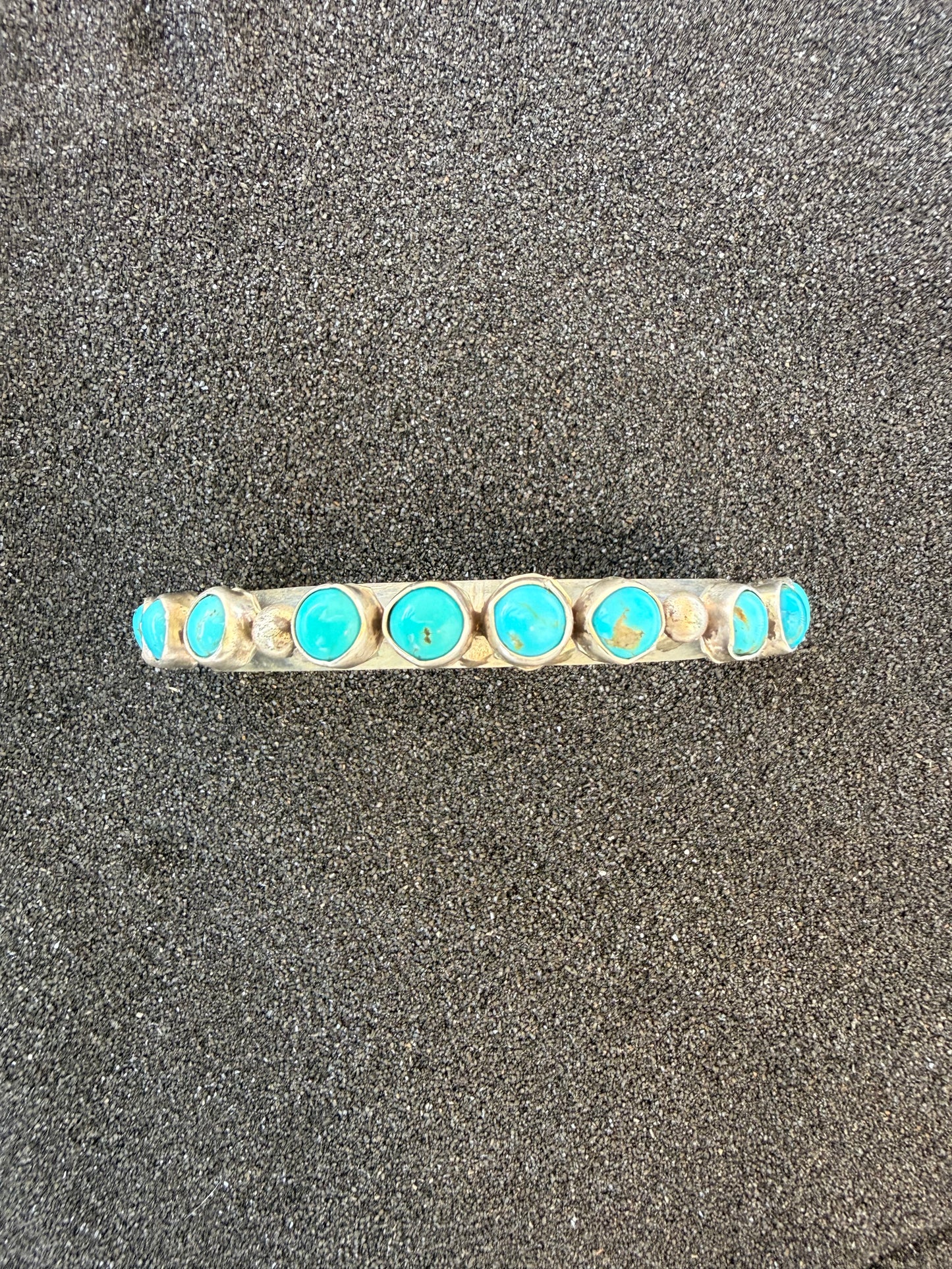 Tri wire cluster cuff