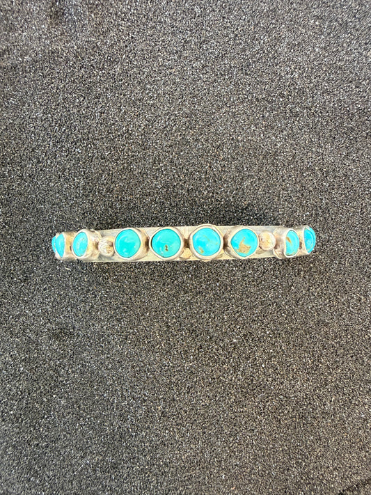 Tri wire cluster cuff