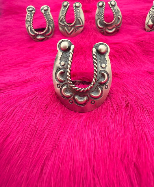 Adjustable Horse Shoe Ring