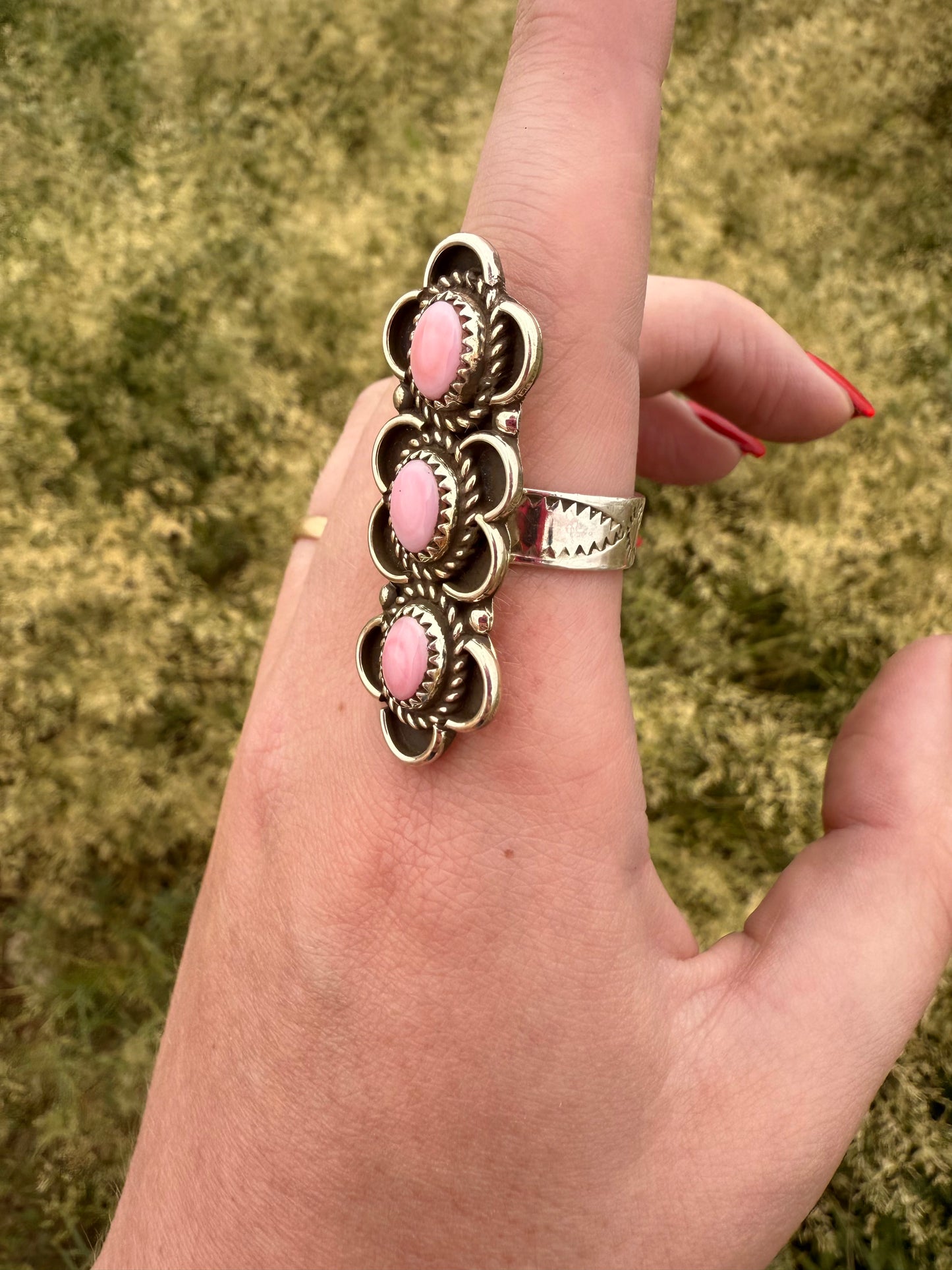 Adjustable Long Pink Conch Ring