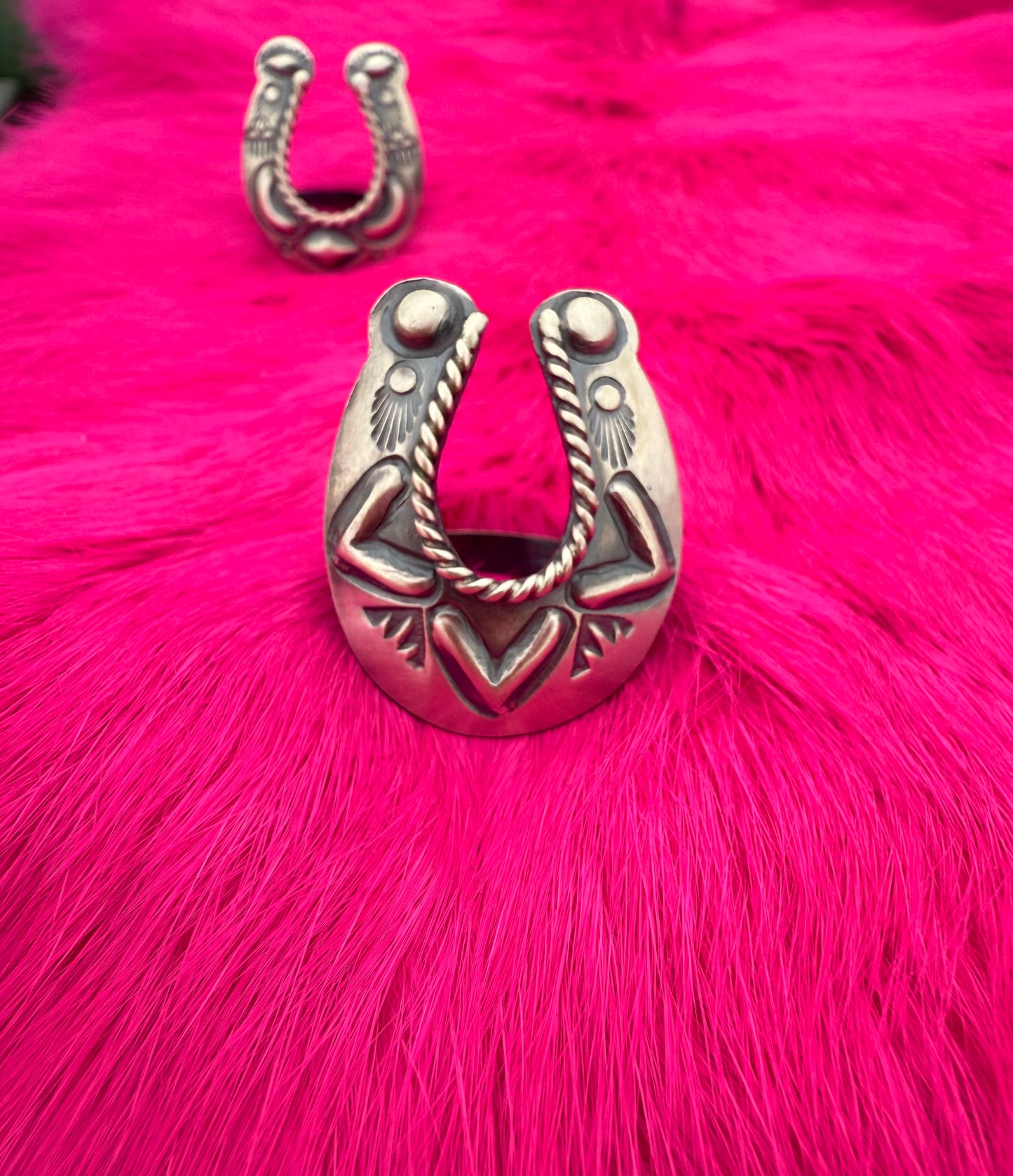 Adjustable Horse Shoe Ring
