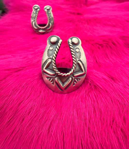 Adjustable Horse Shoe Ring