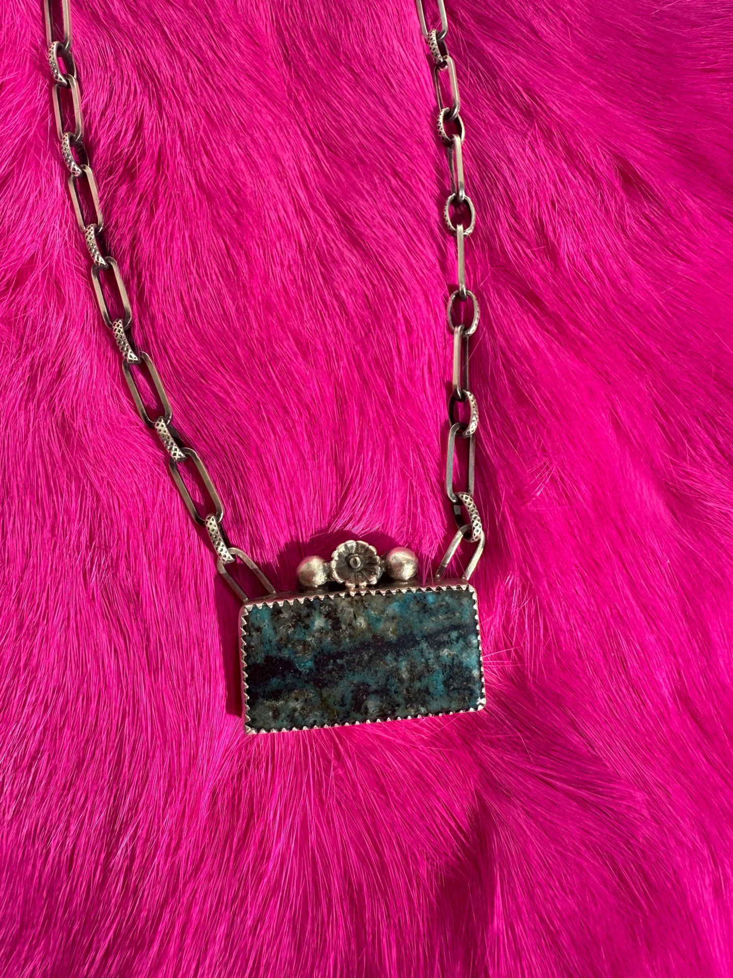 Kingmen bar Necklace