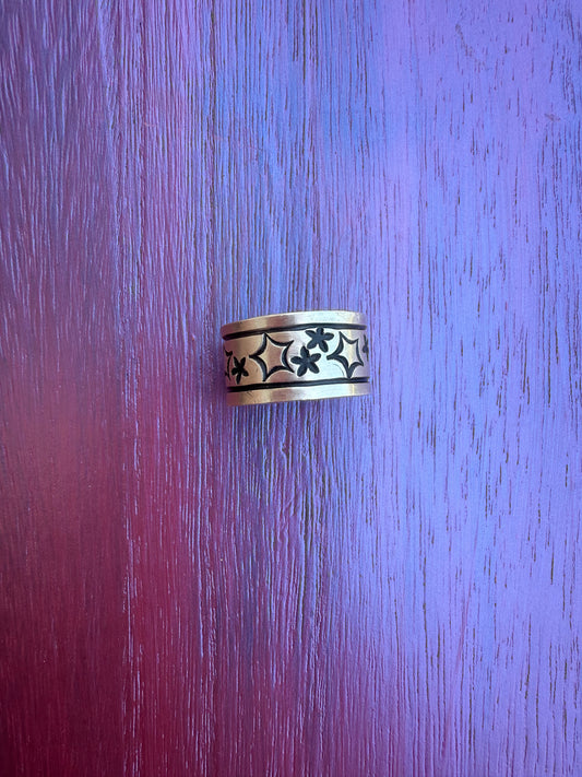 Cigar band star ring size 6